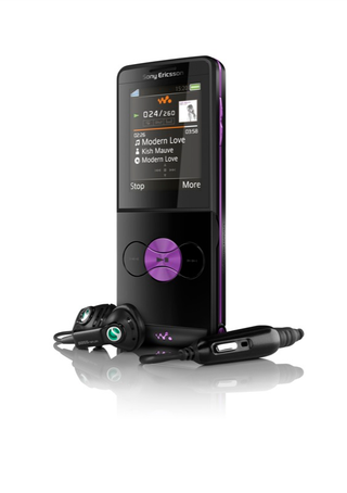 Illustration for article titled Sony Ericsson Low-end W350 Walkman Phone